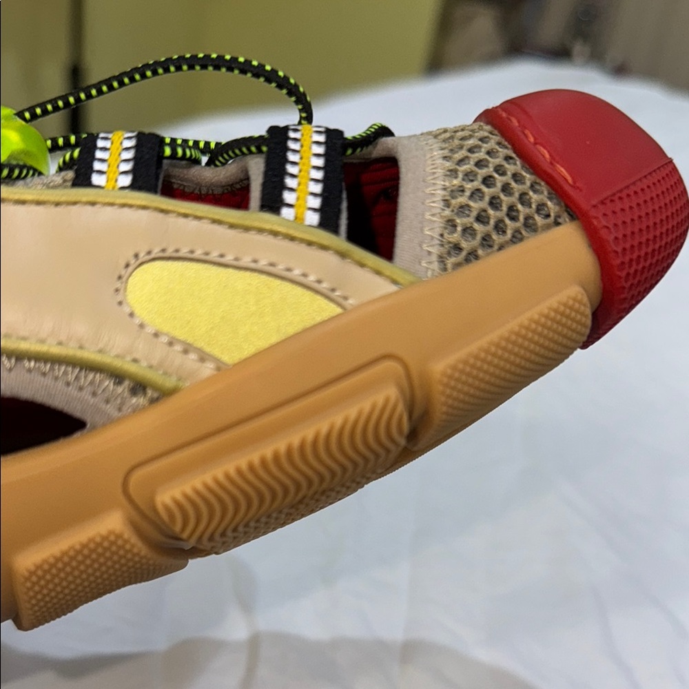 Gucci Unisex Red and Beige Shoes 7.5 men’s/ 9.5 women’s - Picture 9 of 12
